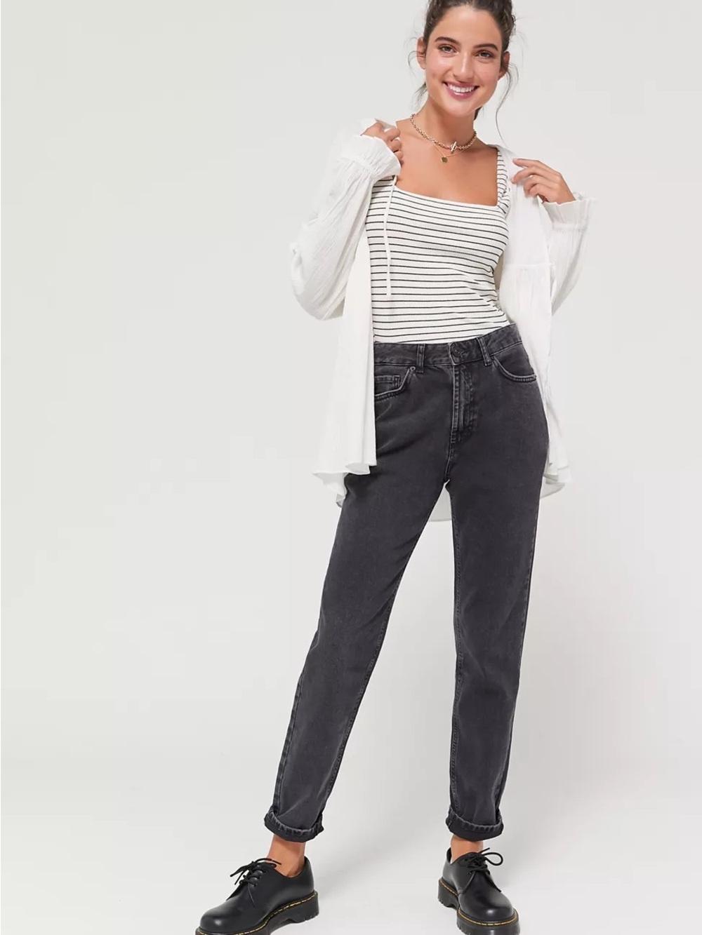 BDG High-Waisted Mom Jean – Washed Black Denim